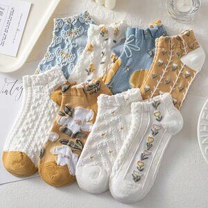 8 Pairs Women's Low Cut Vintage Artistic Ankle Socks